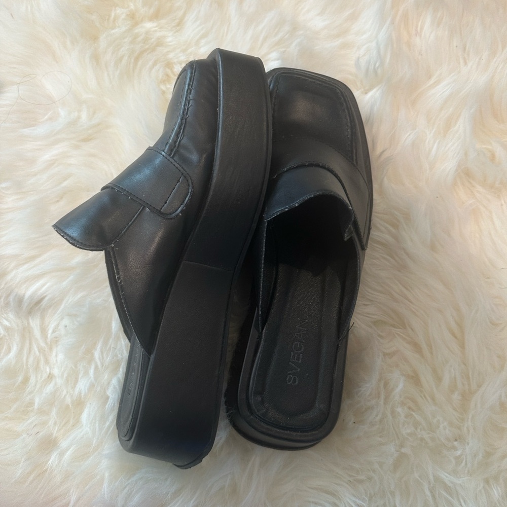 Black Alohas slip on loafers